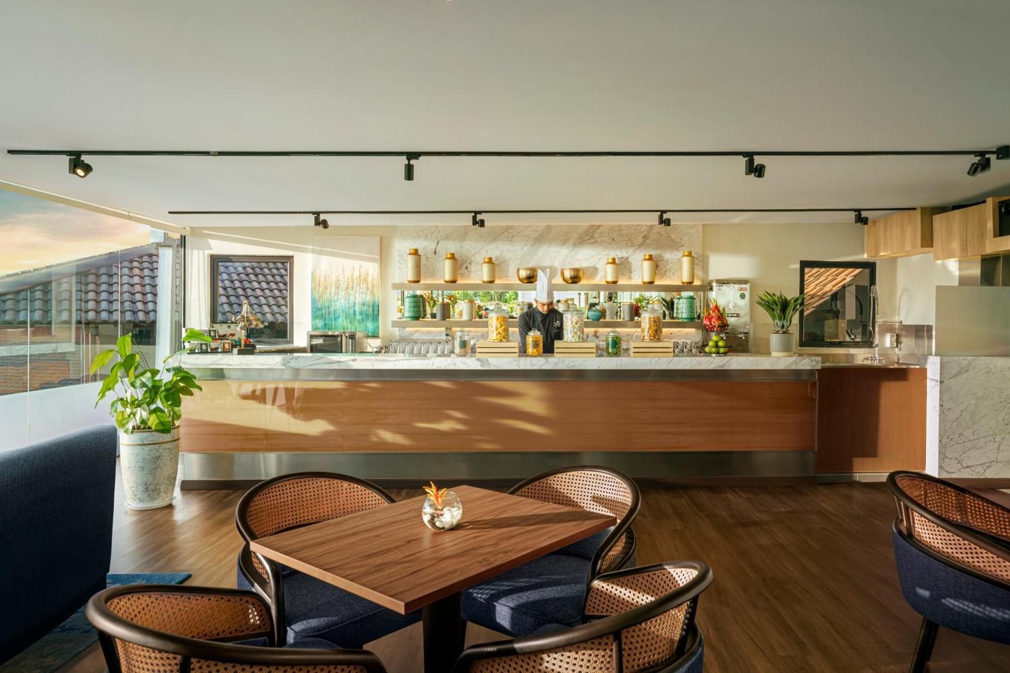 Doubletree By Hilton Damai Laut Hotel Lumut Exterior photo