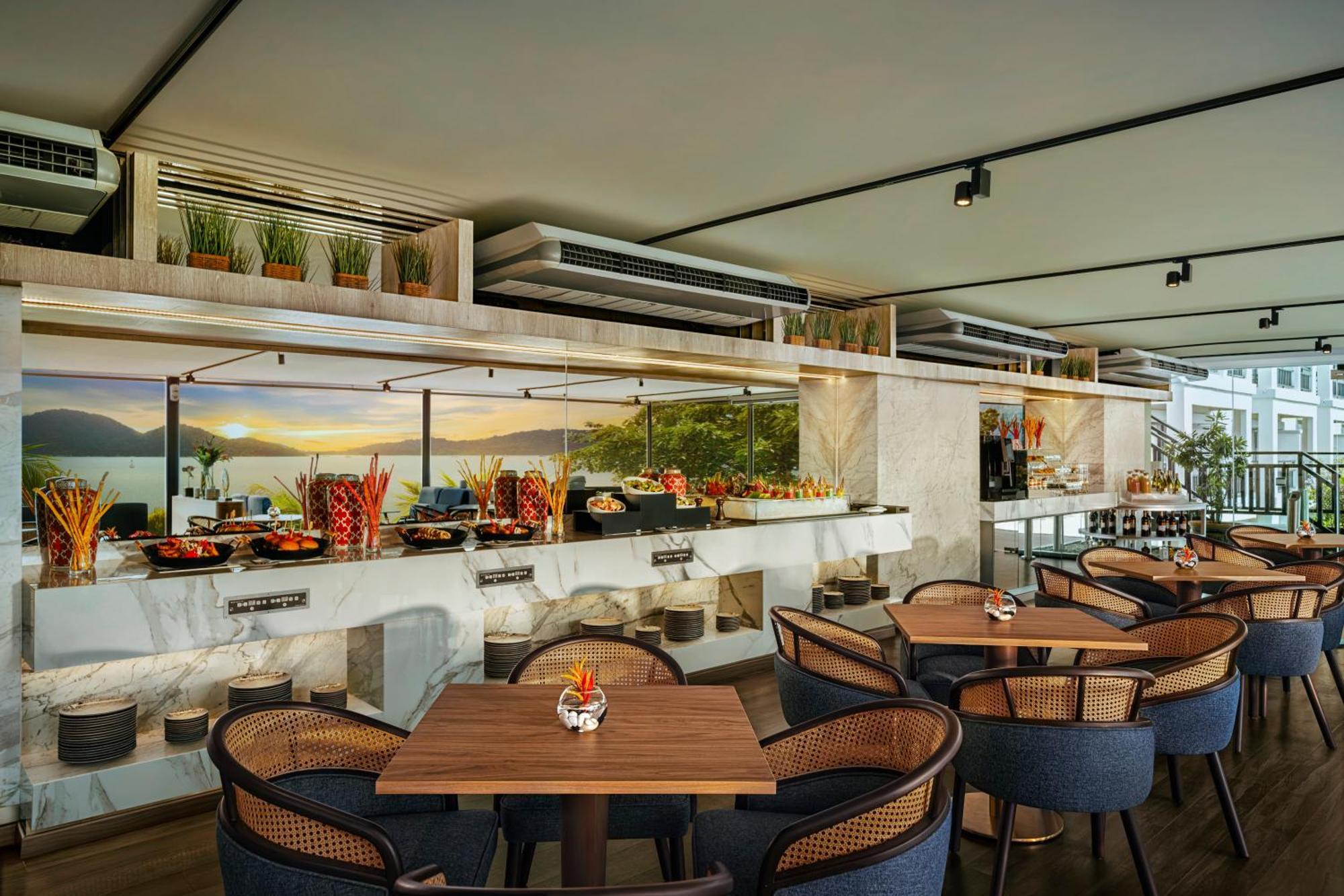 Doubletree By Hilton Damai Laut Hotel Lumut Exterior photo