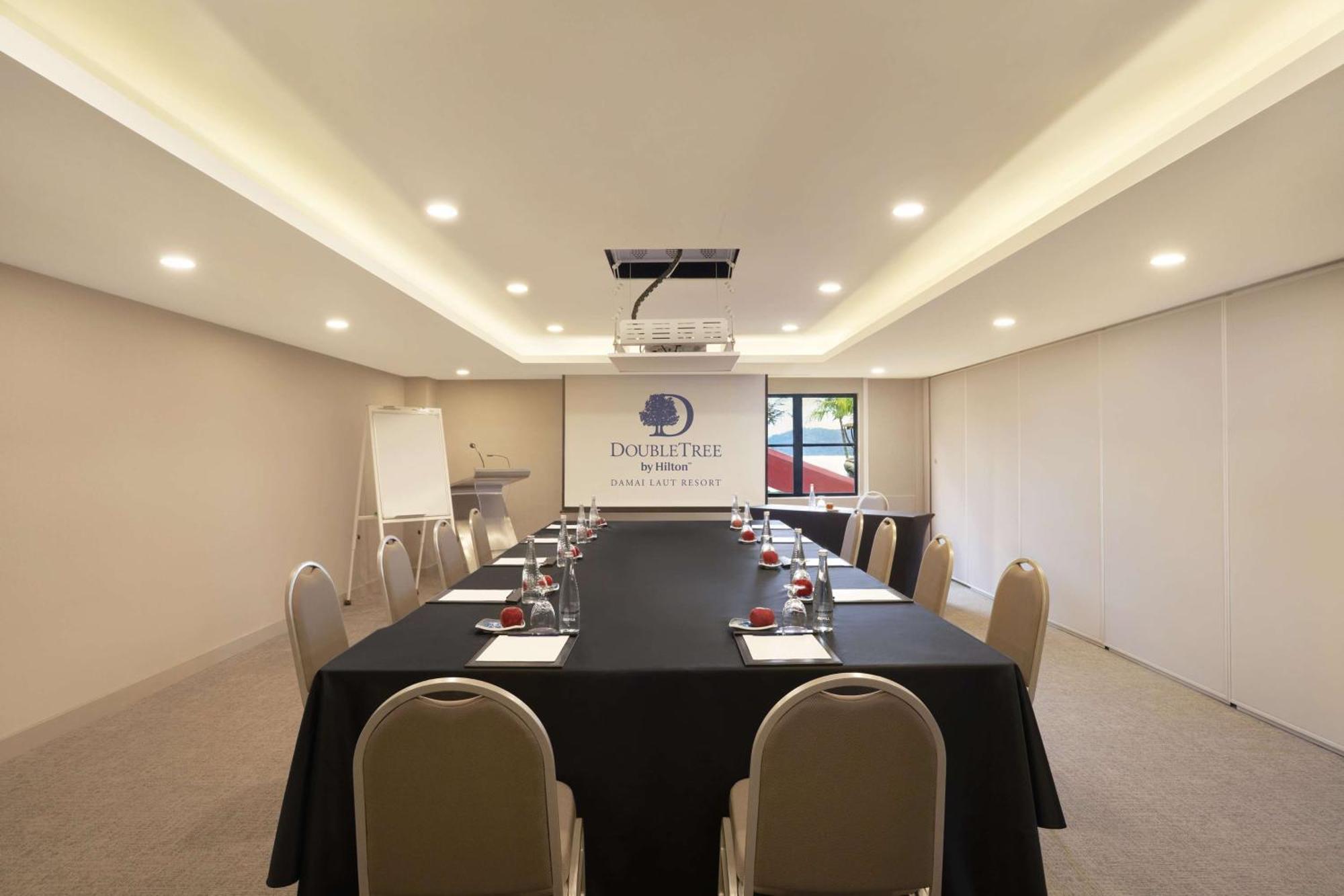 Doubletree By Hilton Damai Laut Hotel Lumut Exterior photo