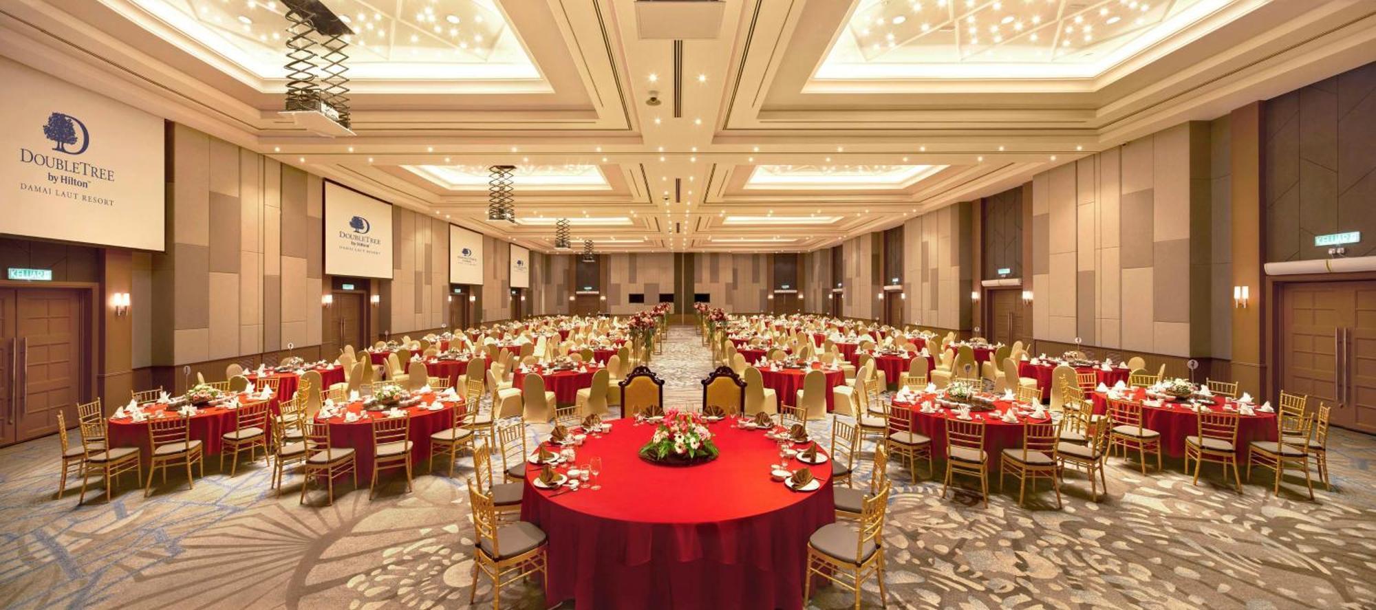 Doubletree By Hilton Damai Laut Hotel Lumut Exterior photo