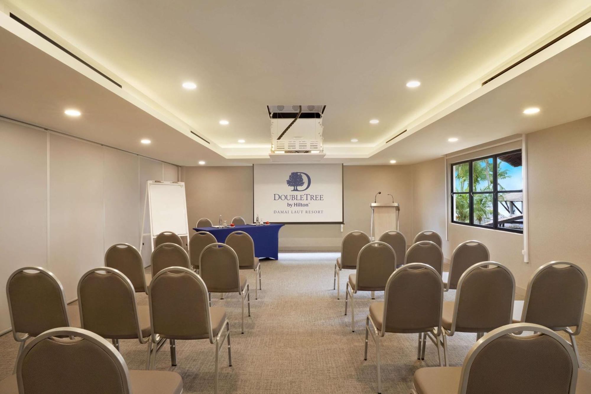 Doubletree By Hilton Damai Laut Hotel Lumut Exterior photo