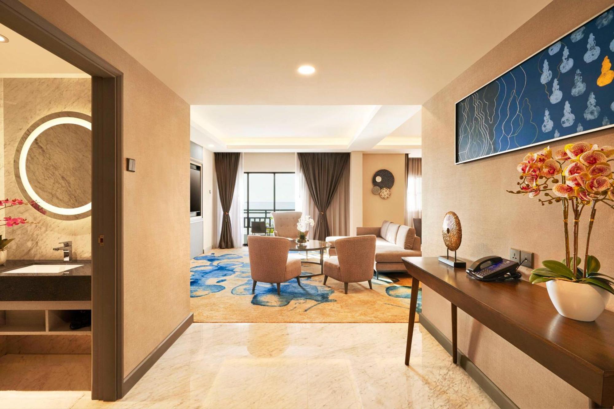 Doubletree By Hilton Damai Laut Hotel Lumut Exterior photo