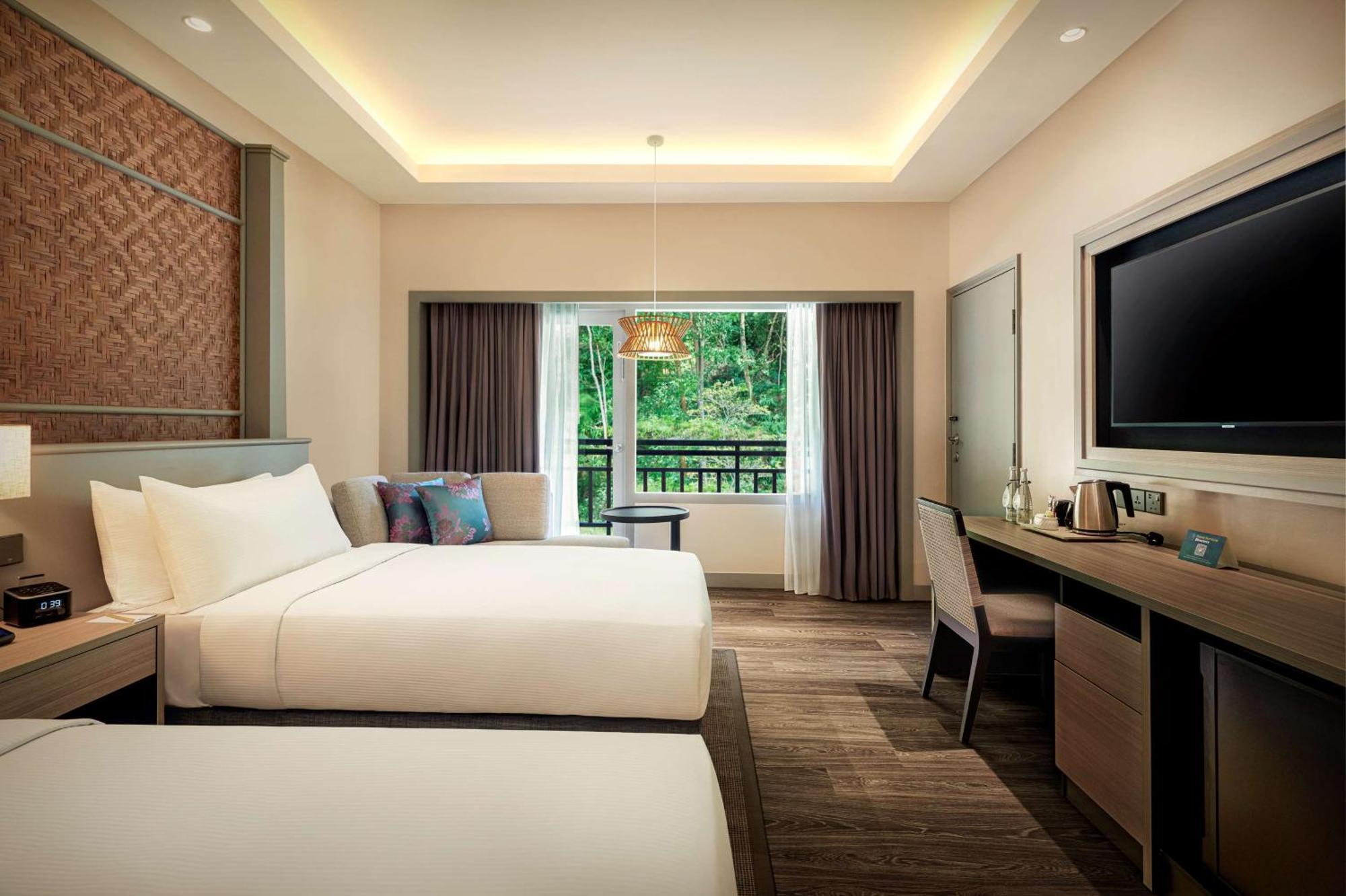 Doubletree By Hilton Damai Laut Hotel Lumut Exterior photo