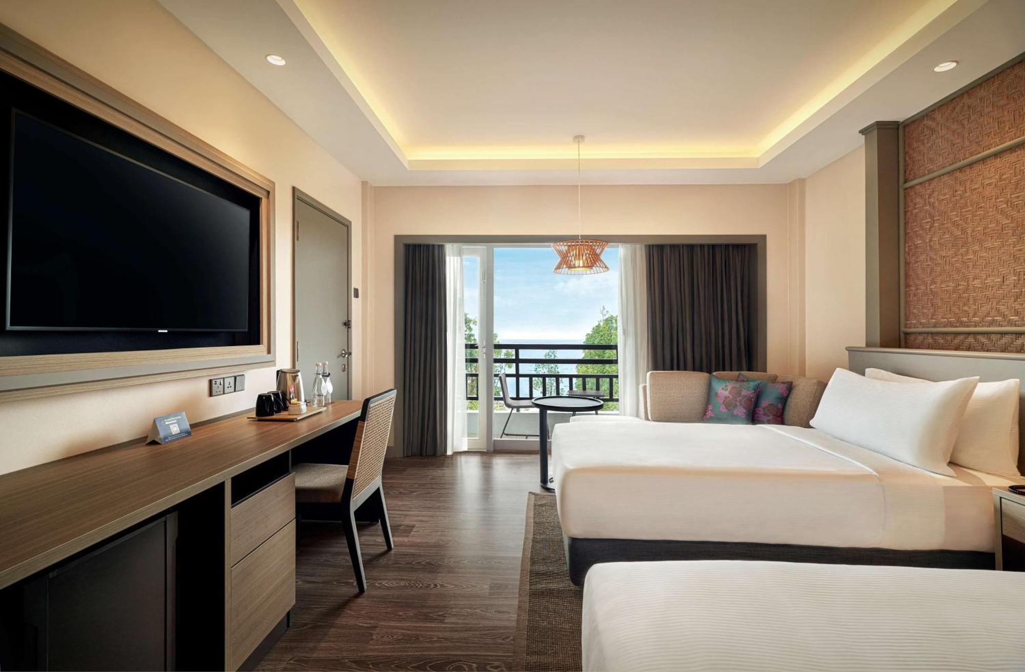 Doubletree By Hilton Damai Laut Hotel Lumut Exterior photo