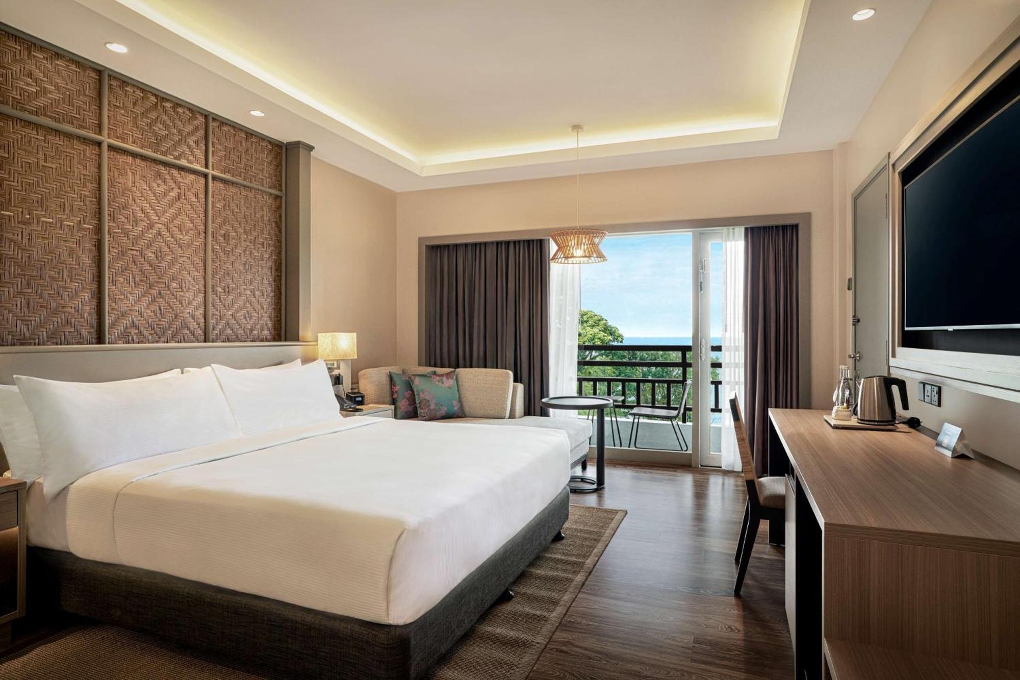 Doubletree By Hilton Damai Laut Hotel Lumut Exterior photo