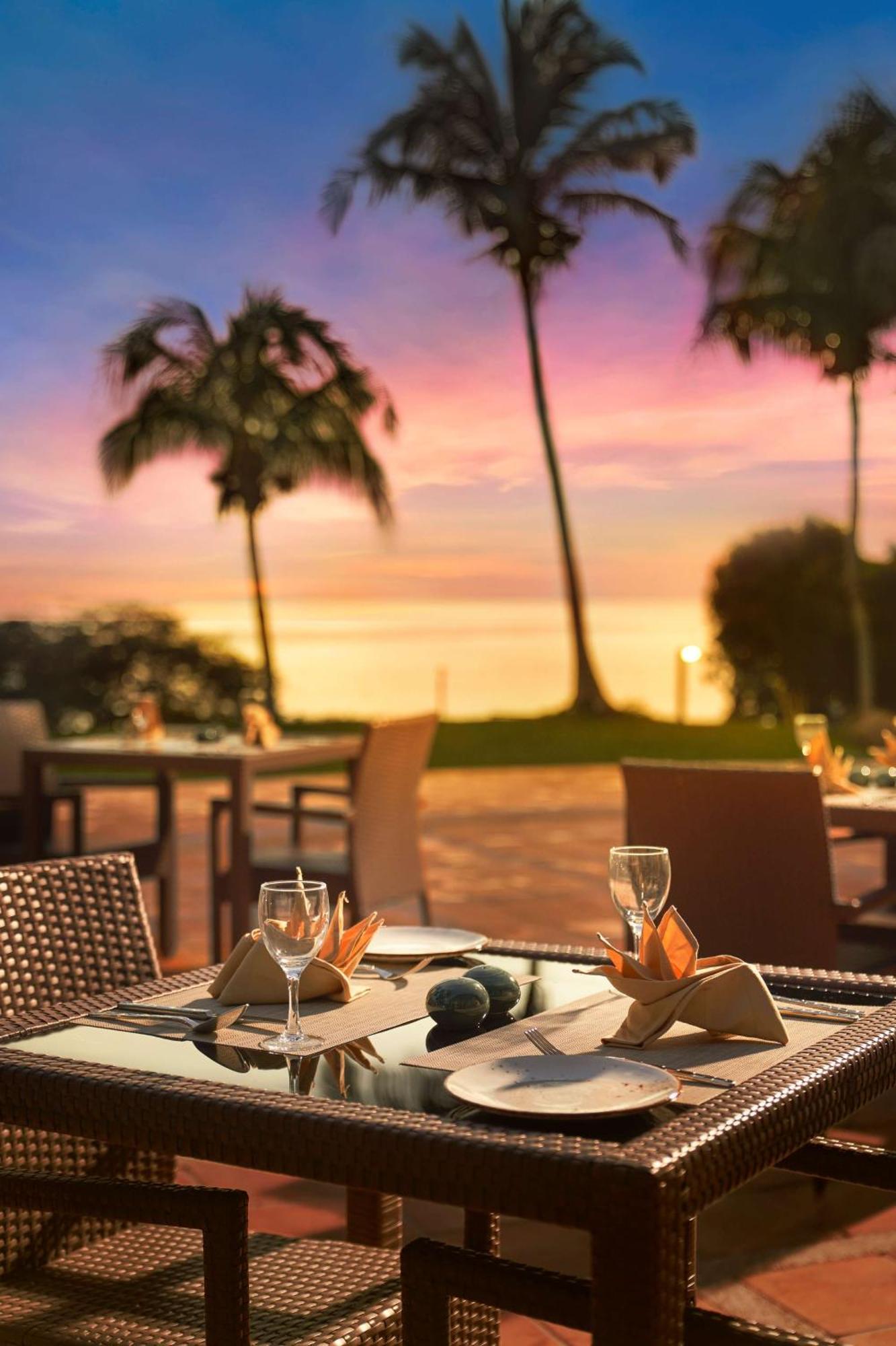 Doubletree By Hilton Damai Laut Hotel Lumut Exterior photo