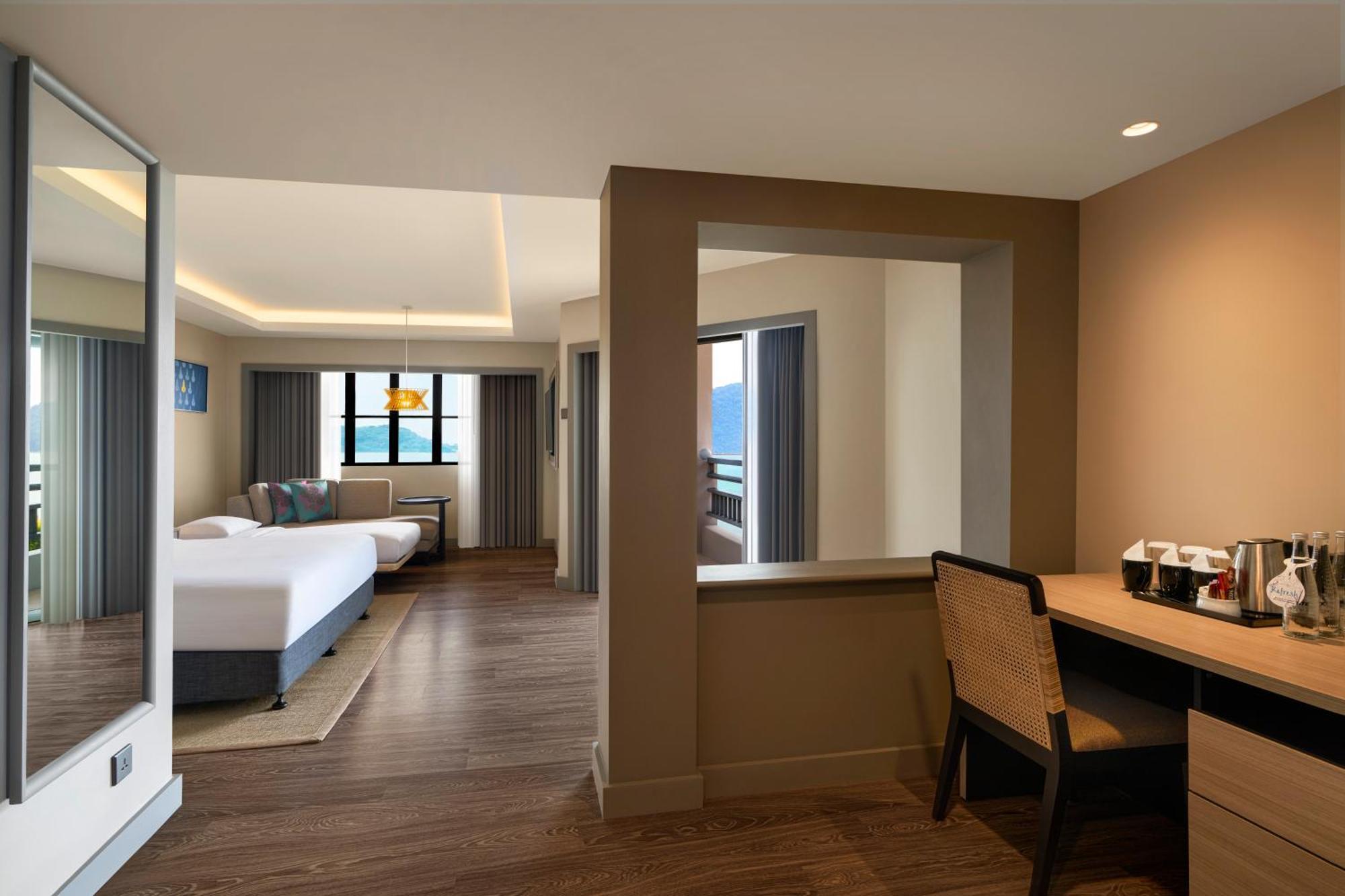 Doubletree By Hilton Damai Laut Hotel Lumut Exterior photo